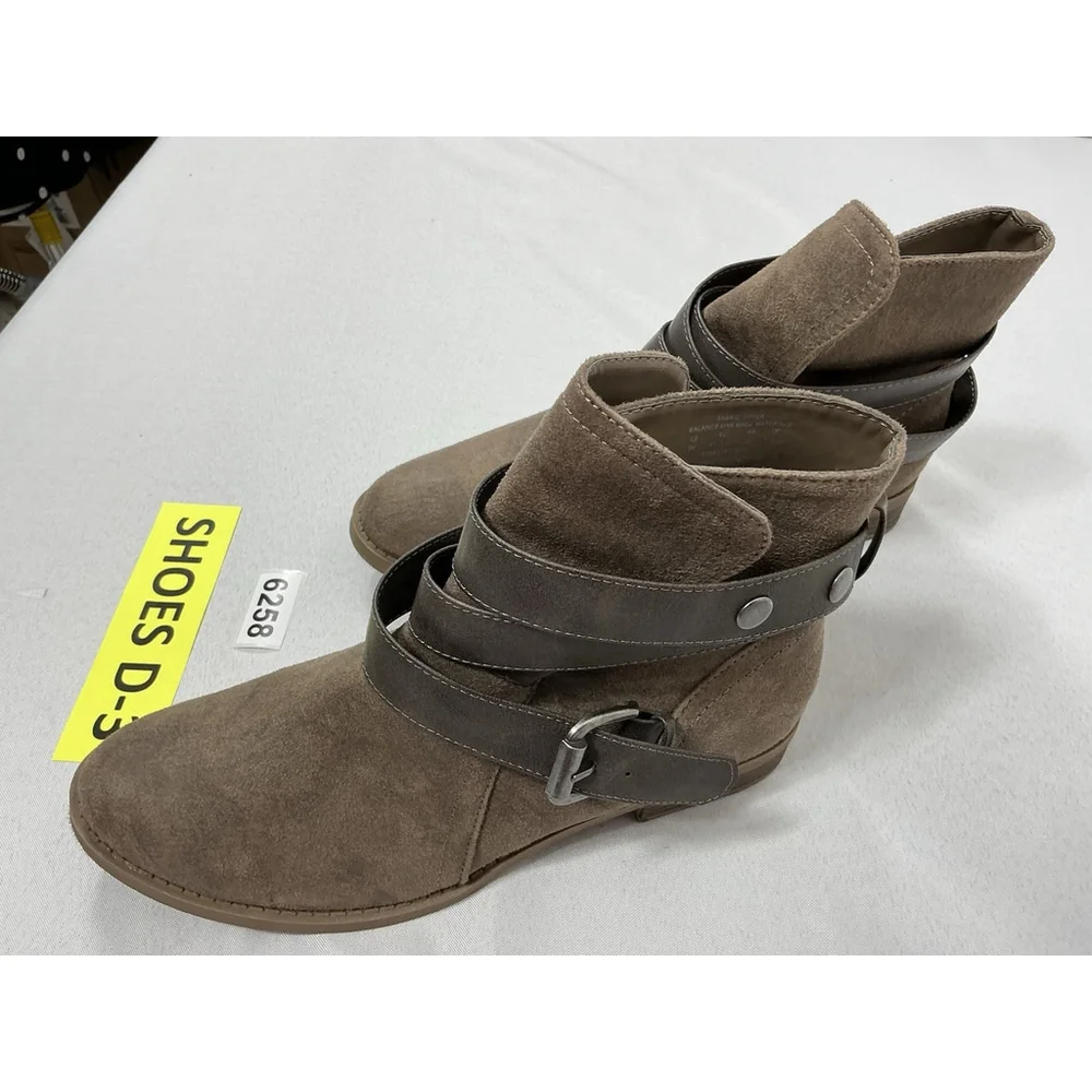 Womans Route 66 Whitney Pullon Booties 9 Brown Strappy Buckle Close NWOT